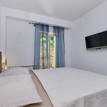 Leonida Apartment มาลีโลชินจ์ ภายนอก รูปภาพ