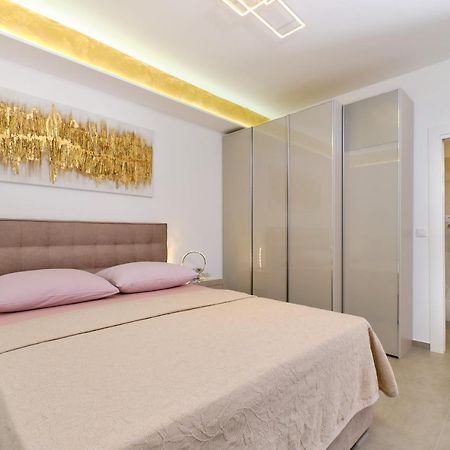 Leonida Apartment มาลีโลชินจ์ ภายนอก รูปภาพ