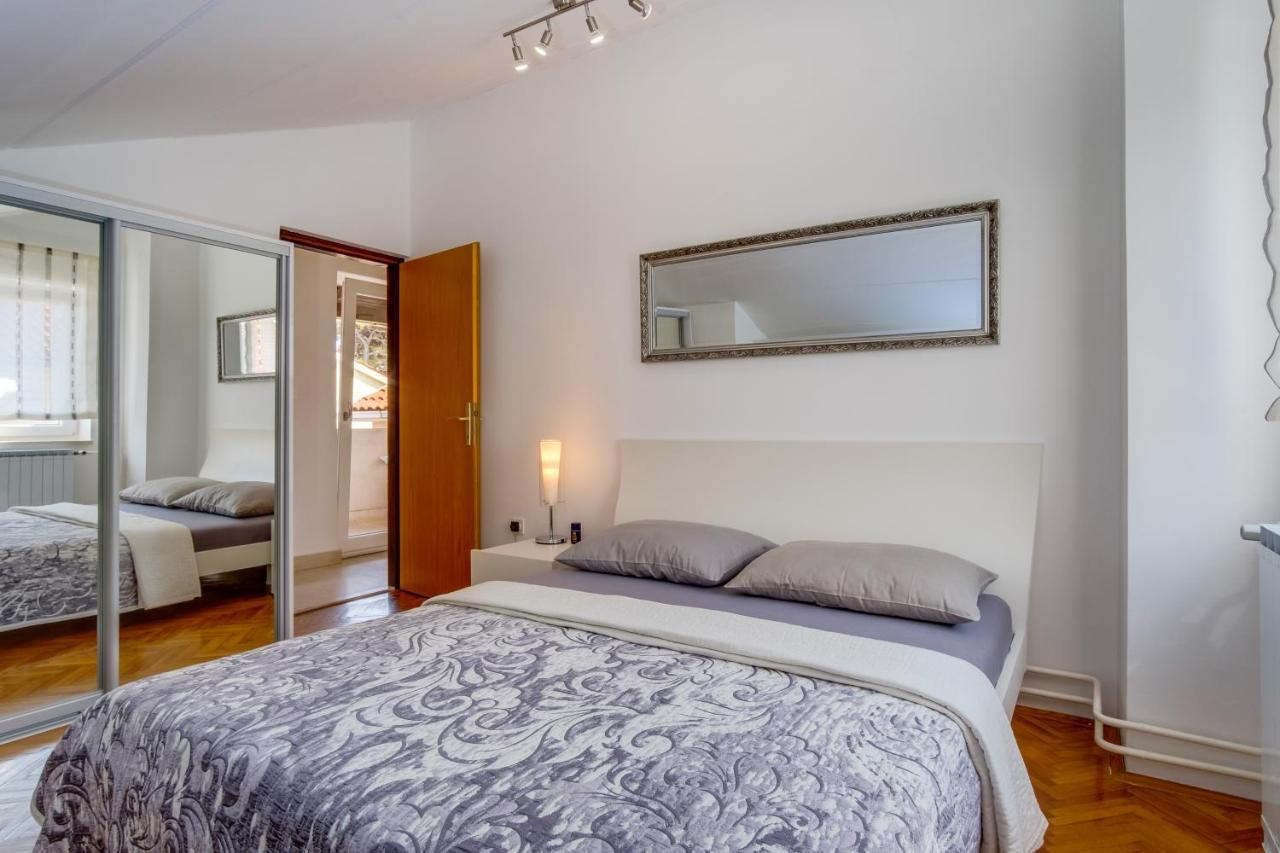 Leonida Apartment มาลีโลชินจ์ ภายนอก รูปภาพ