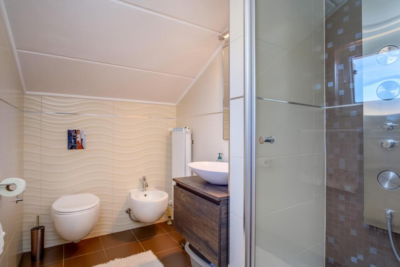 Leonida Apartment มาลีโลชินจ์ ภายนอก รูปภาพ