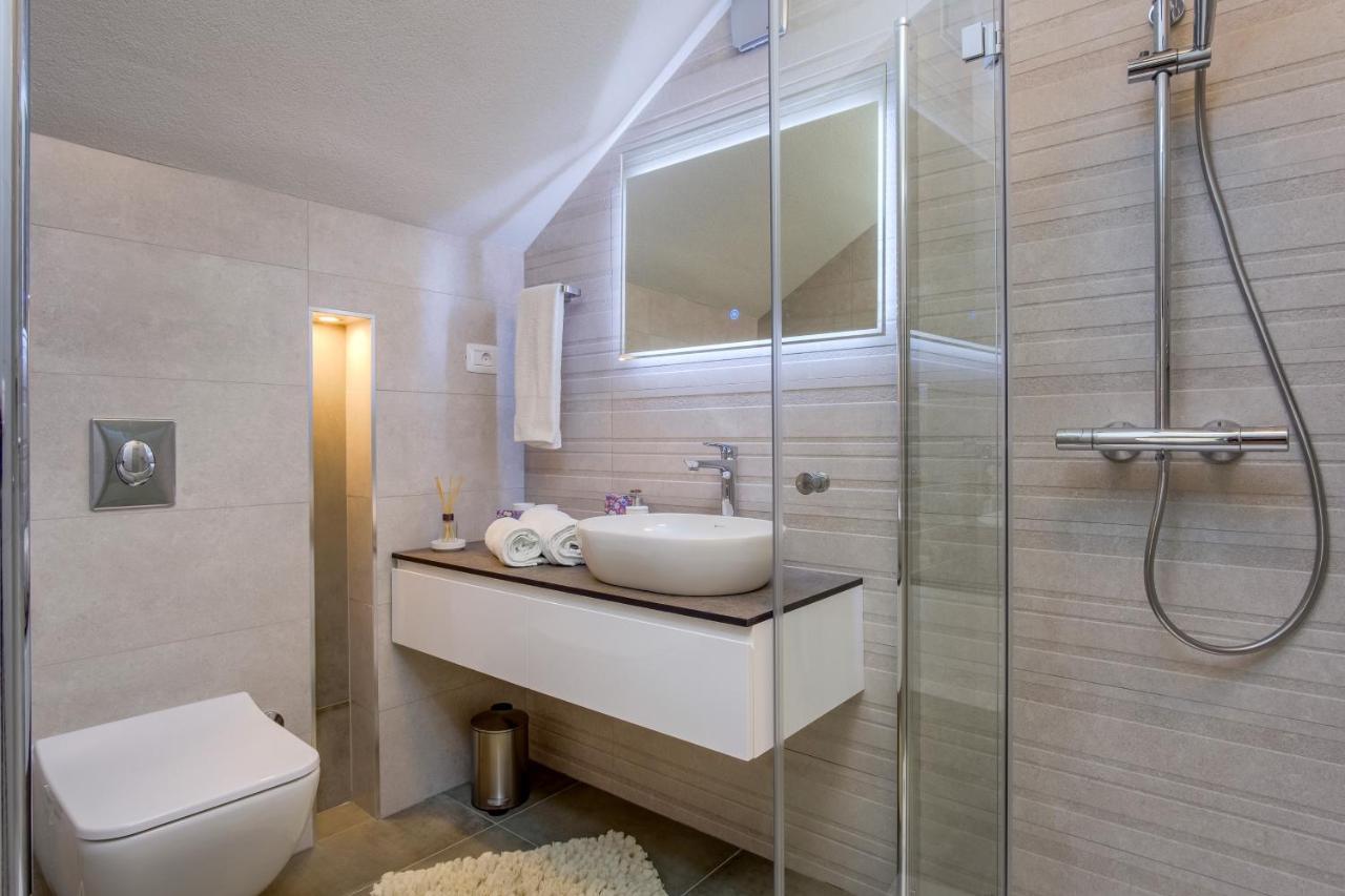 Leonida Apartment มาลีโลชินจ์ ภายนอก รูปภาพ