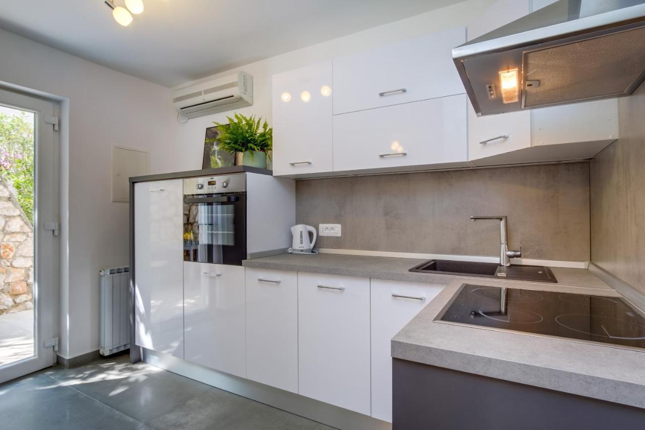 Leonida Apartment มาลีโลชินจ์ ภายนอก รูปภาพ