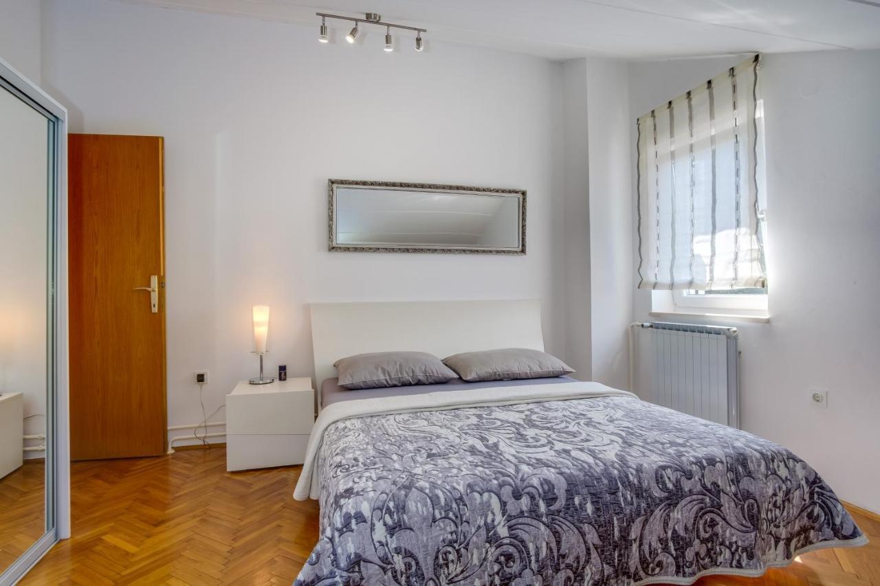 Leonida Apartment มาลีโลชินจ์ ภายนอก รูปภาพ