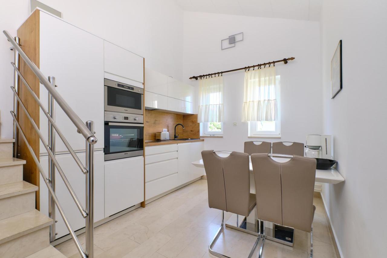 Leonida Apartment มาลีโลชินจ์ ภายนอก รูปภาพ
