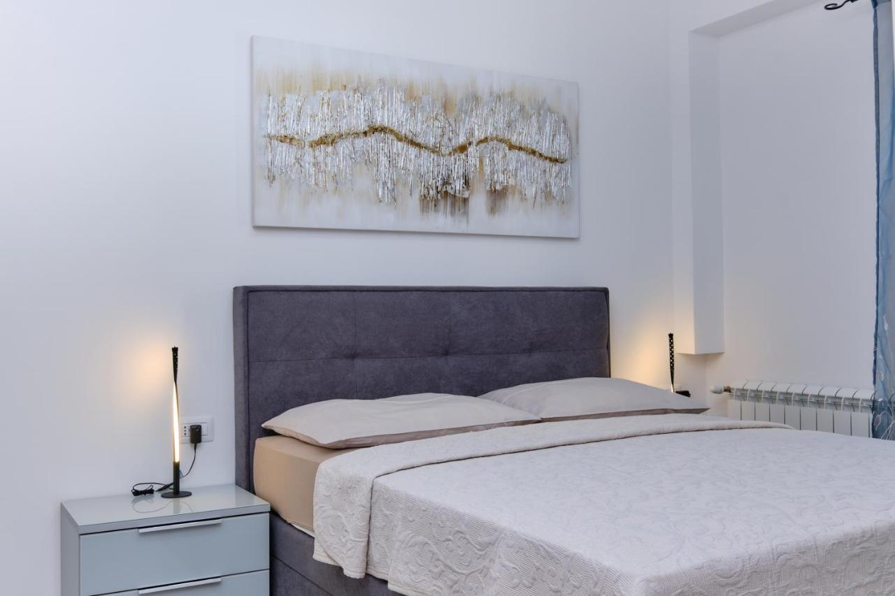 Leonida Apartment มาลีโลชินจ์ ภายนอก รูปภาพ