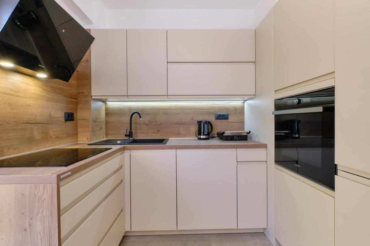 Leonida Apartment มาลีโลชินจ์ ภายนอก รูปภาพ