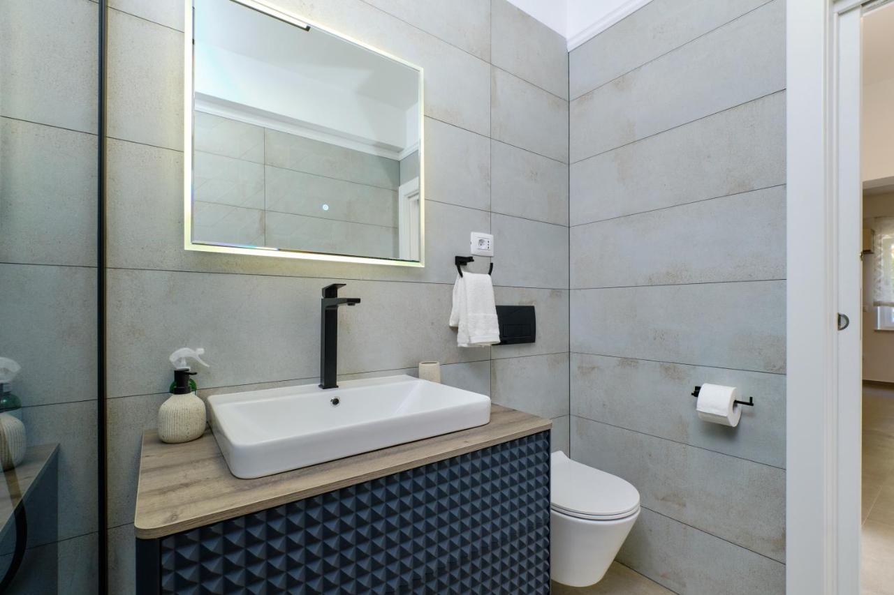 Leonida Apartment มาลีโลชินจ์ ภายนอก รูปภาพ