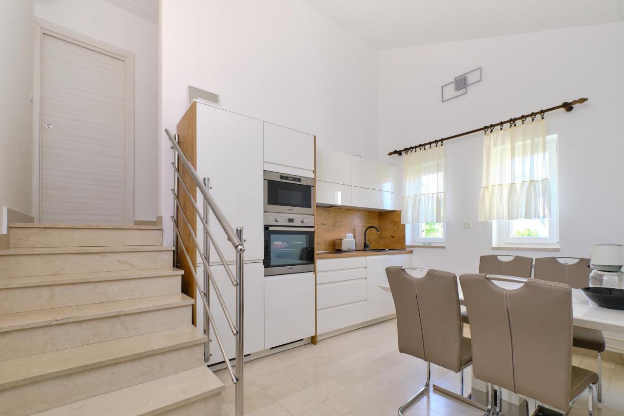 Leonida Apartment มาลีโลชินจ์ ภายนอก รูปภาพ